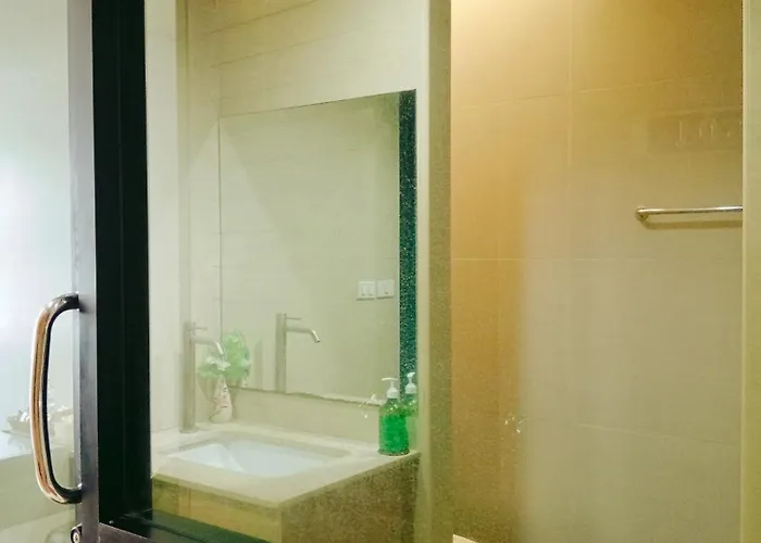 Hostel Bm Loft On Nut & Massage